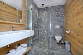 Bathroom 3 en-suite